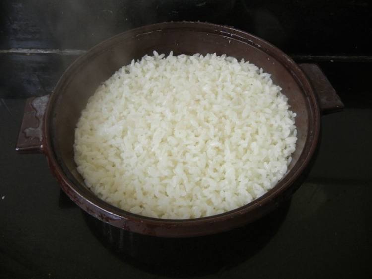 塔吉锅西兰花香肠煲饭步骤11