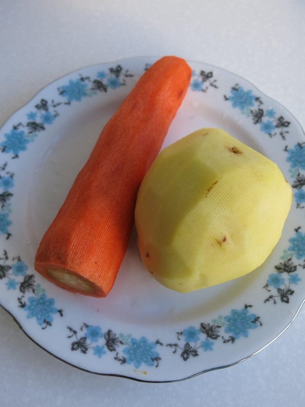 香肠土豆胡萝卜片步骤1