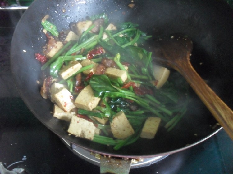 菠菜香肠炖豆腐步骤6