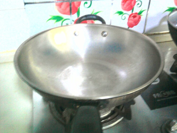鸡蛋饼卷香肠步骤3
