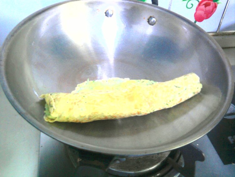 鸡蛋饼卷香肠步骤8