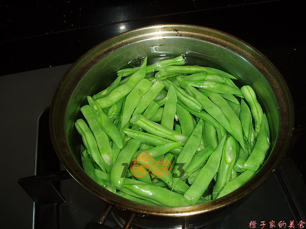四季豆炝香肠步骤5