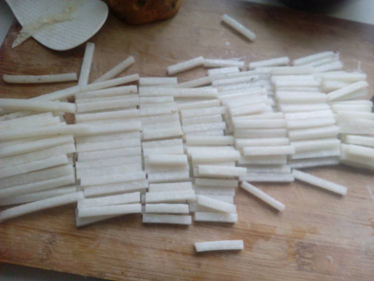 肉丝炒年糕步骤2