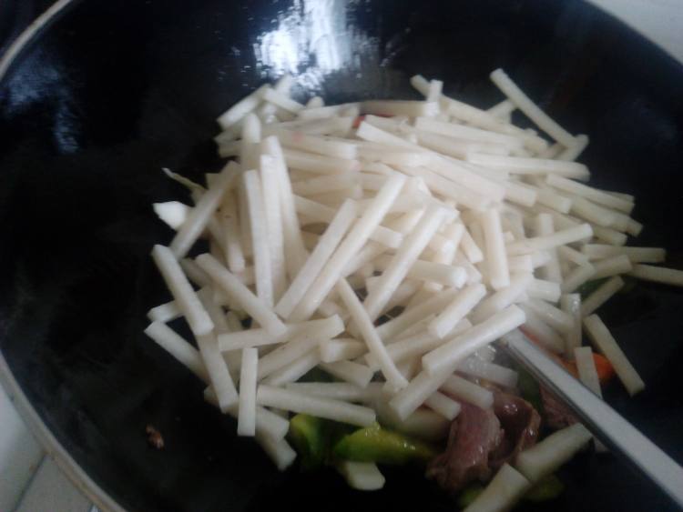 肉丝炒年糕步骤6