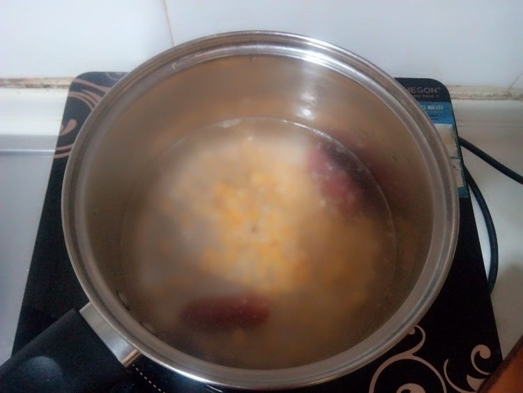 杂蔬香肠炒饭步骤3