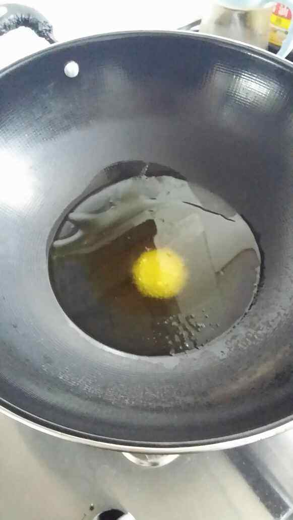 莴苣木耳炒香肠步骤4