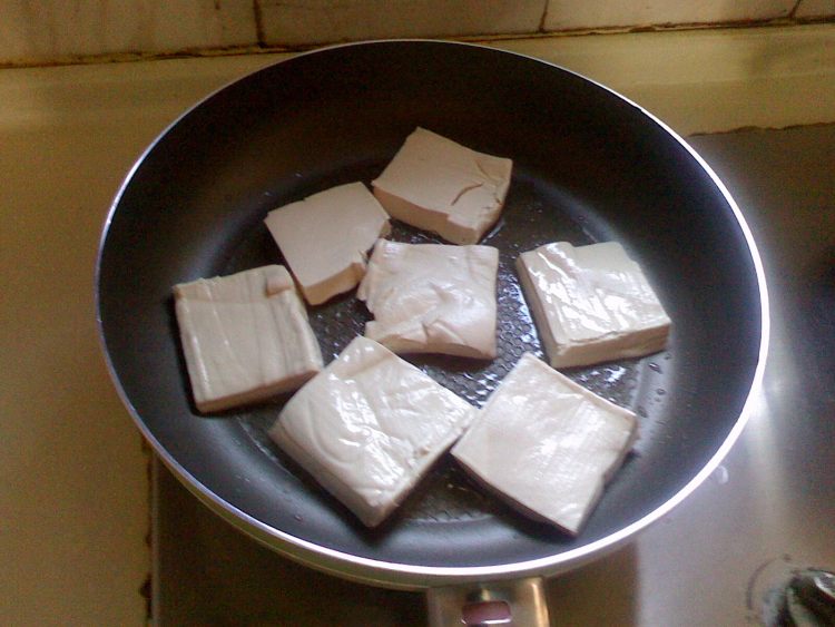 香肠肉末蒸豆腐步骤6