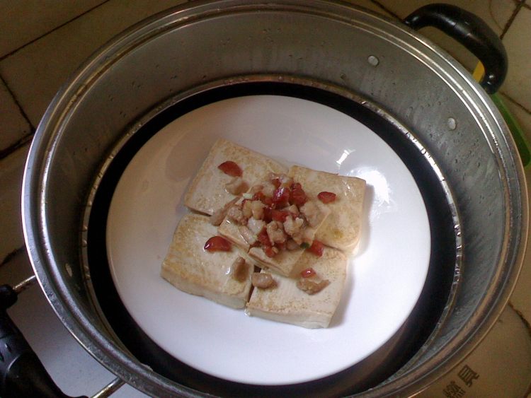 香肠肉末蒸豆腐步骤8