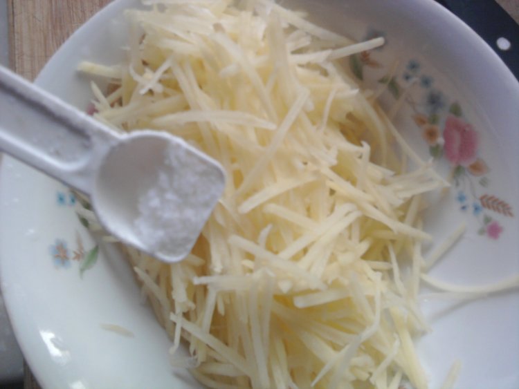 土豆香肠饼步骤3