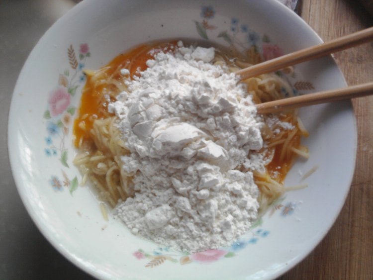 土豆香肠饼步骤5