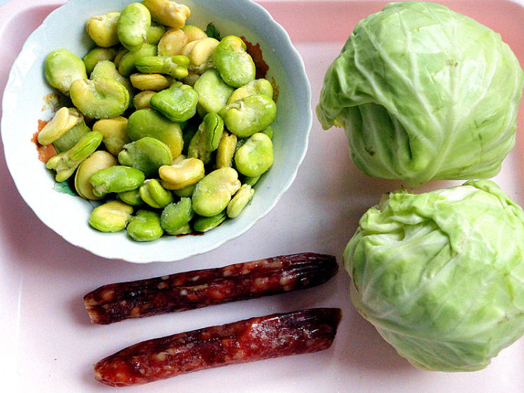豆瓣香肠菜饭步骤1