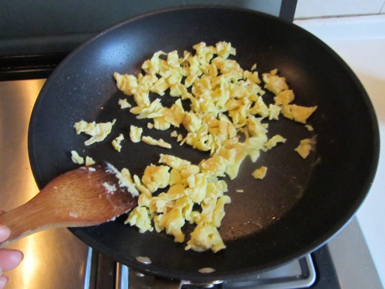 苦瓜香肠炒饭步骤4