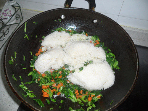 香肠青菜炒饭步骤5