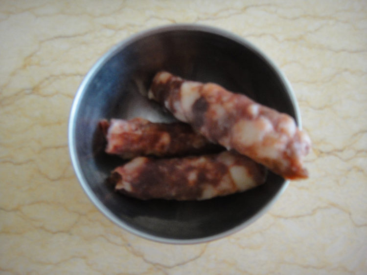 杏鲍菇炒香肠步骤2
