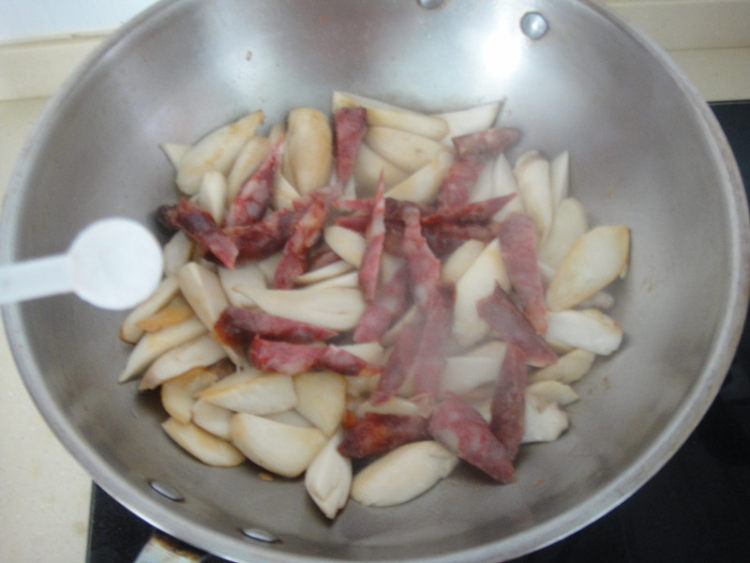 杏鲍菇炒香肠步骤8