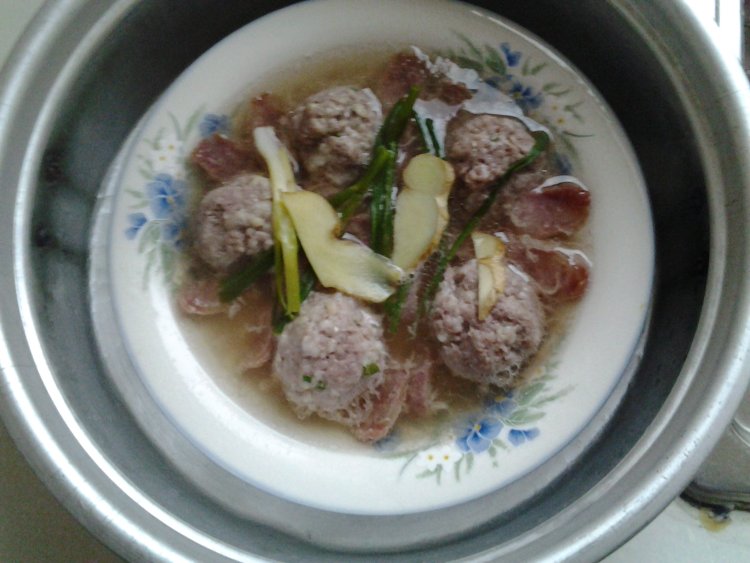 肉圆蒸香肠步骤5