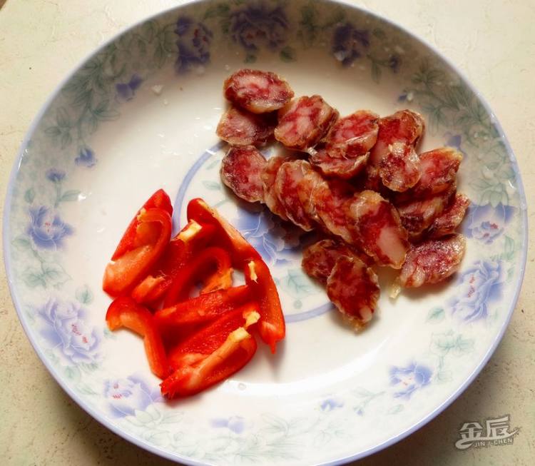 甜豆炒香肠步骤2