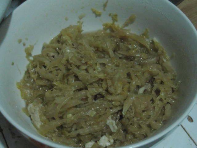 酸菜烩饭步骤3
