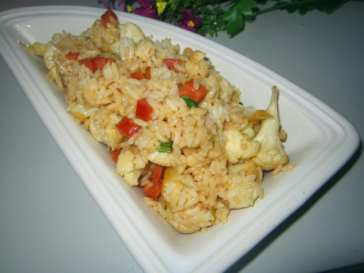 花菜香肠炒饭步骤9