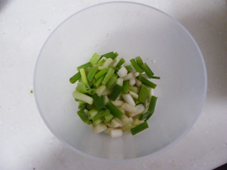 自发豆芽炒香肠步骤4