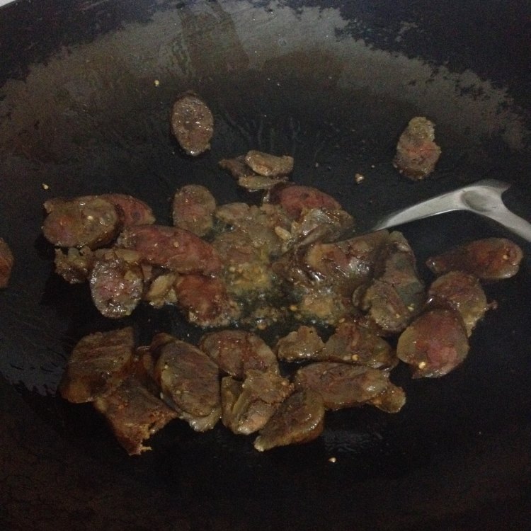 香肠炒蒜苗步骤4