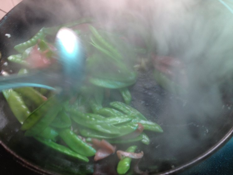 香肠炒荷兰豆步骤8