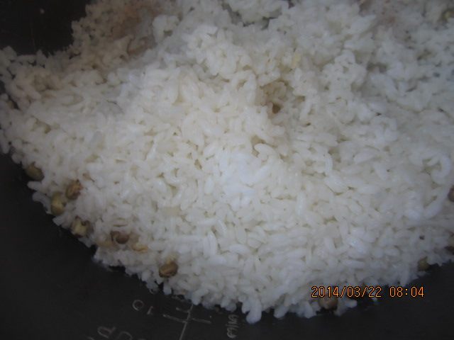 宝宝香肠青菜炒饭步骤1