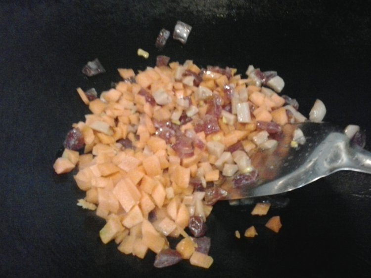 腊味葱花炒饭步骤7