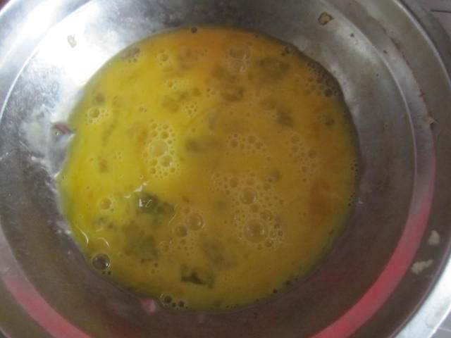 白菜香肠蛋炒饭步骤4