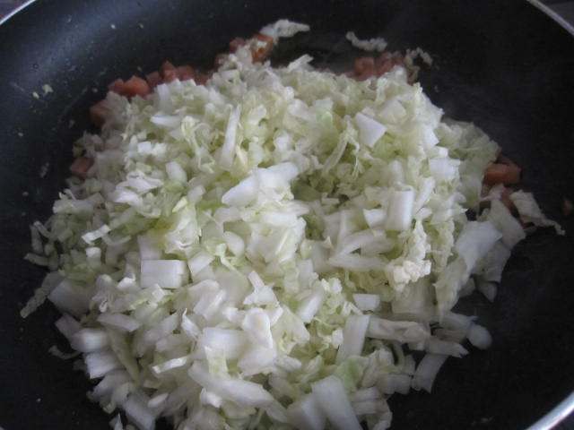 白菜香肠蛋炒饭步骤7