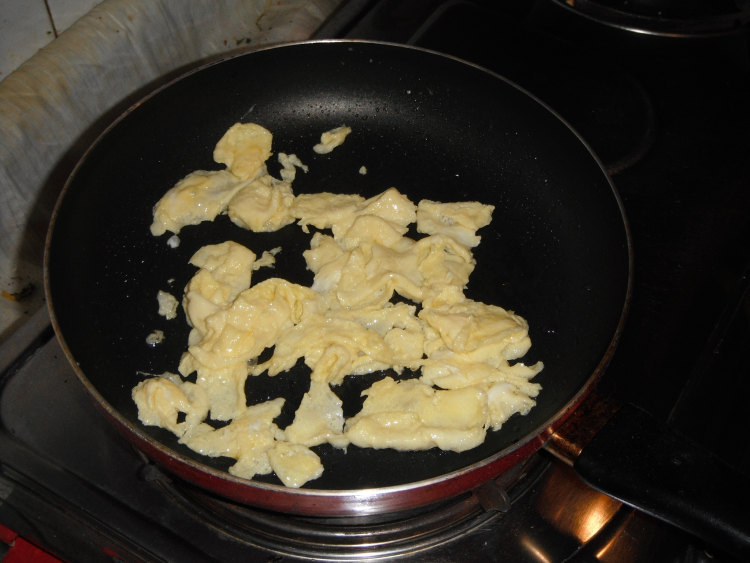 香肠木耳蛋炒饭步骤4