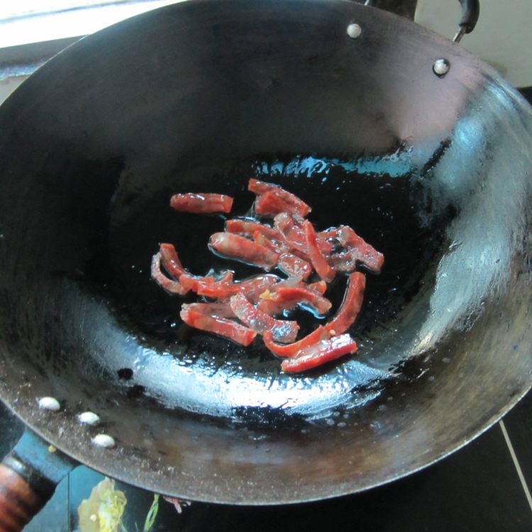 香肠辣椒豆腐丝步骤3