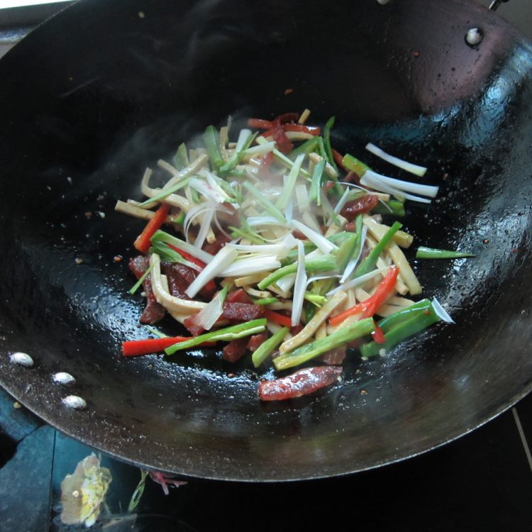 香肠辣椒豆腐丝步骤9