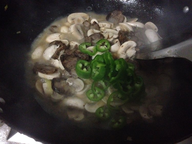 香肠炒口蘑步骤9