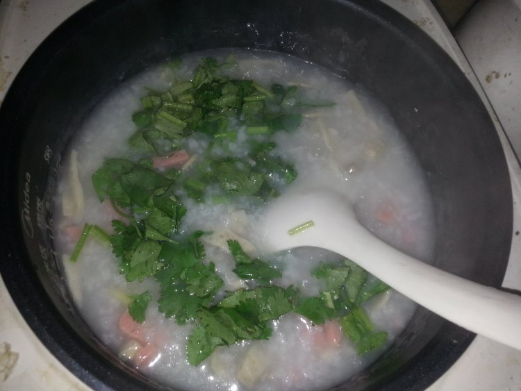 肉饼香肠粥步骤4