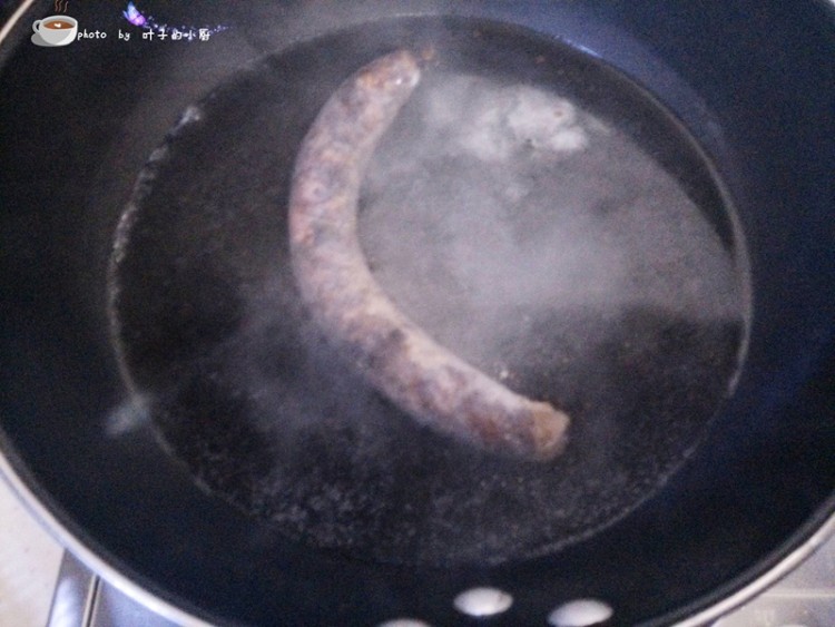 黄豆芽炒香肠步骤2