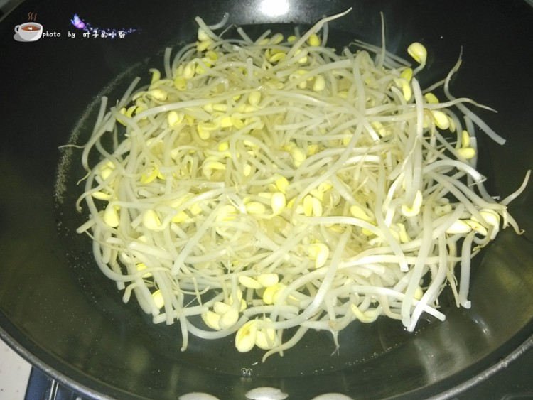 黄豆芽炒香肠步骤5