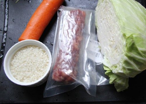 卷心菜香肠菜饭步骤1