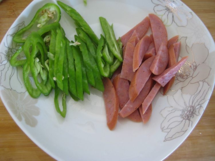 炒四鲜步骤2
