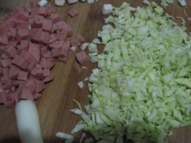 圆白菜杏鲍菇炒饭步骤2