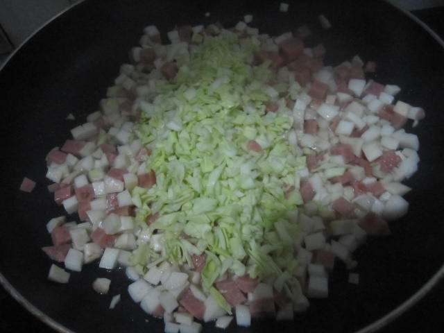 圆白菜杏鲍菇炒饭步骤6
