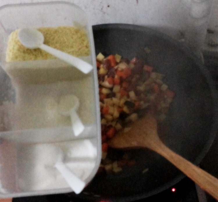 香肠胡萝卜焖饭步骤11