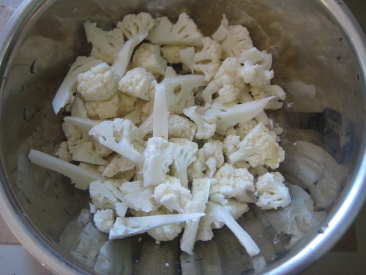 菜花穿心莲炒香肠步骤1