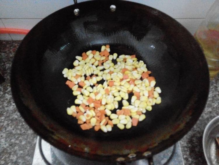 炒花饭步骤5
