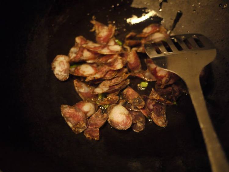 香肠扁豆焖饭步骤4