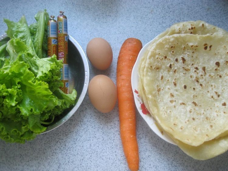 蛋皮火腿炒饼步骤1
