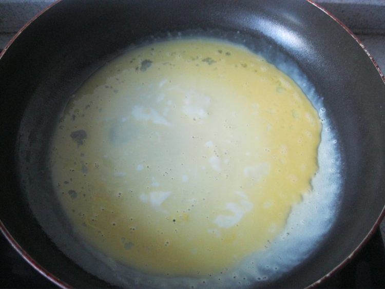 蛋皮火腿炒饼步骤3