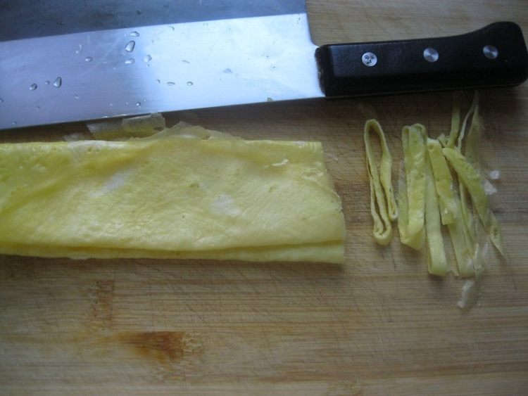 蛋皮火腿炒饼步骤5