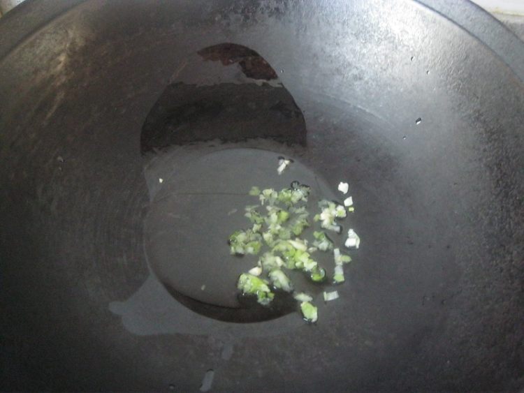 蛋皮火腿炒饼步骤7