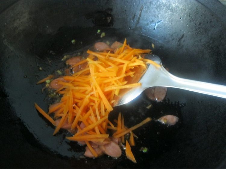蛋皮火腿炒饼步骤10